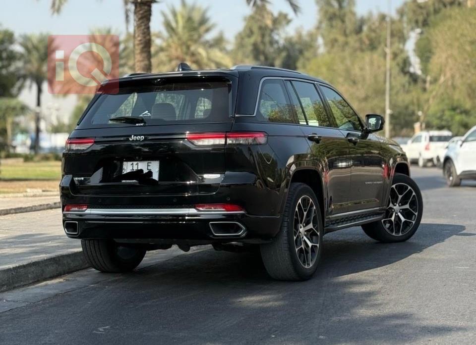 جیپ گراند شیرۆکی